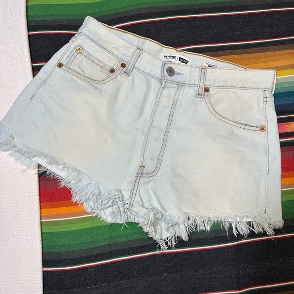 Re/Done Levi’s The Short Light Blue Wash - Picture 1 of 5